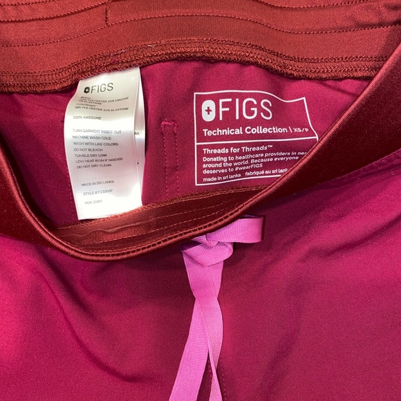 dark magenta figs scrub set - Picture 3 of 4